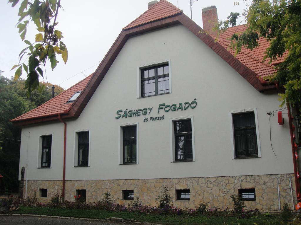 Hotel Saghegy Fogado Es Panzio Celldömölk Zewnętrze zdjęcie